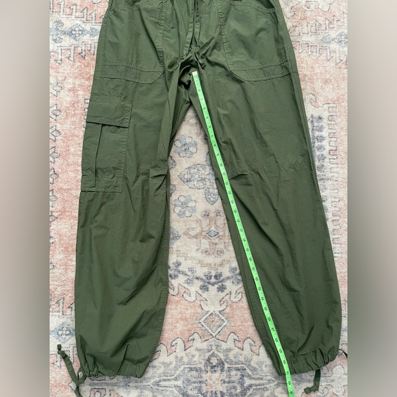 Aerie NWT Olive Green Avenue Baggy Cargo Everyday Casual Pants Women’s Medium - Picture 6 of 7